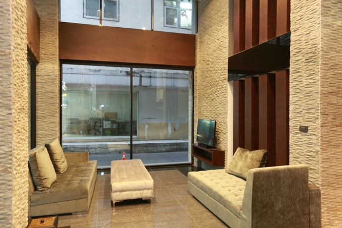 Imagen de los interiores del Hotel Collection O The Bangkok Airport Link Suite. Foto 18