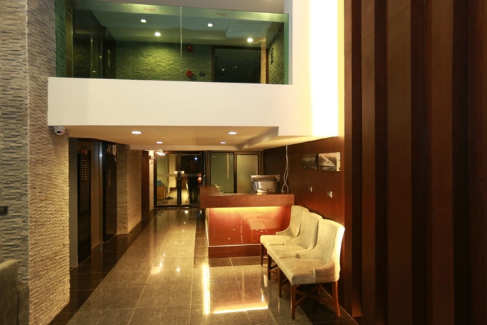 Imagen de los interiores del Hotel Collection O The Bangkok Airport Link Suite. Foto 19