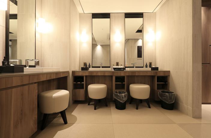 Imagen de la piscina del Hotel Collective. Foto 19