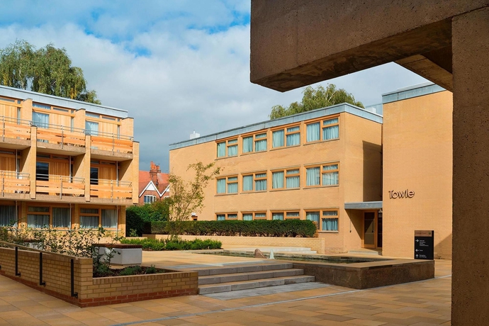 Imagen de los exteriores del Hotel College Court. Foto 12