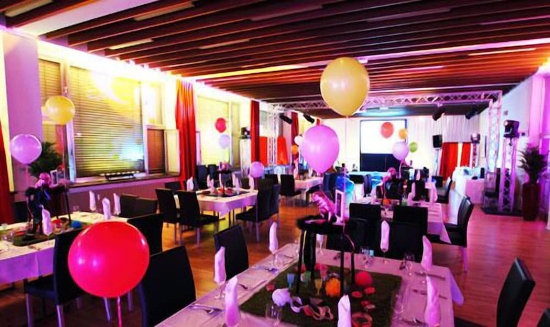 Imagen del bar/restaurante del Hotel College Garden. Foto 6