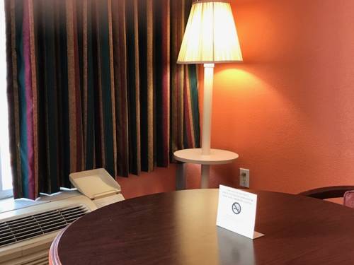 Imagen de la habitación del Hotel College Inn Spartanburg. Foto 3