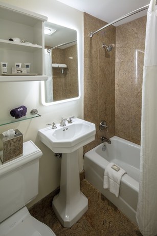 Imagen de la habitación del Hotel Collegian Hotel & Suites, Trademark Collection by Wyndham. Foto 6