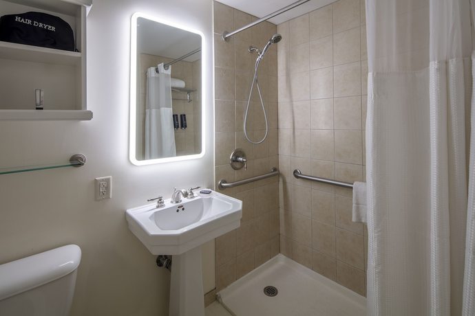 Imagen de la habitación del Hotel Collegian Hotel & Suites, Trademark Collection by Wyndham. Foto 11