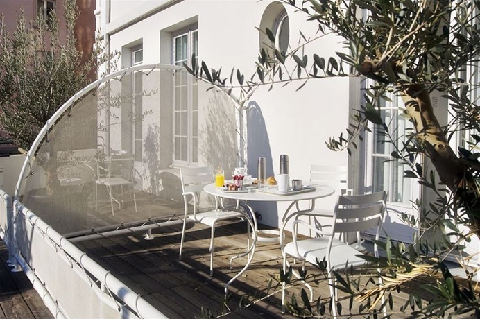 Imagen de los exteriores del Hotel Collège. Foto 5