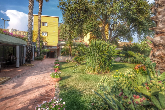 Imagen de los exteriores del Hotel Colleverde Park. Foto 15