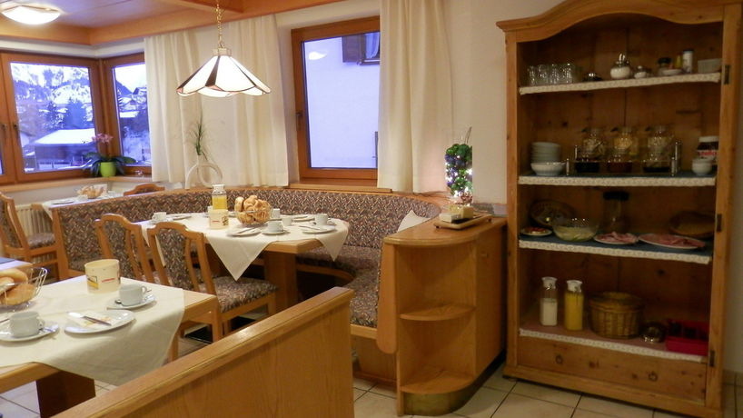 Imagen de la habitación del Hotel Collina Garni. Foto 14