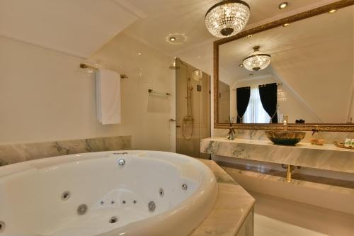 Imagen general del Hotel Colline De France. Foto 3