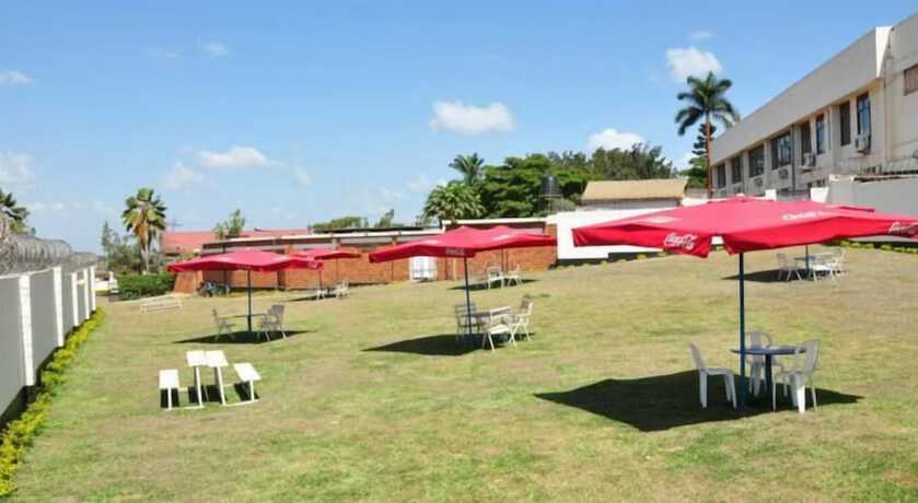Imagen del bar/restaurante del Hotel Colline, Mbalala. Foto 3