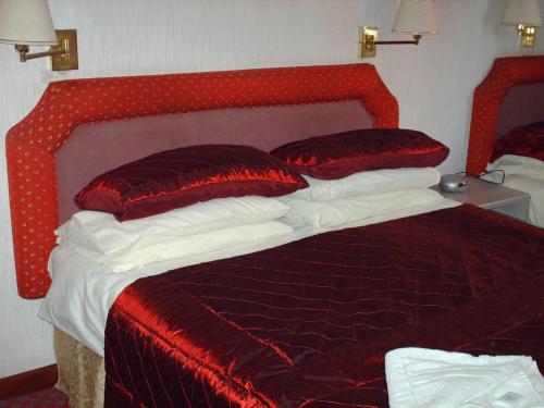 Imagen de la habitación del Hotel Collingwood. Foto 7
