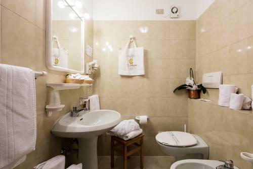 Imagen de la habitación del Hotel Collini. Foto 4