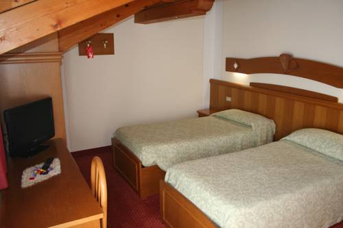 Imagen de la habitación del Hotel Collini. Foto 11
