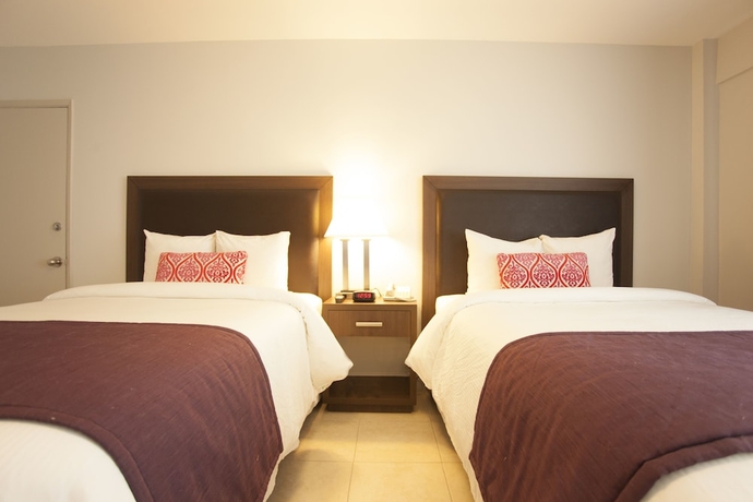 Imagen de la habitación del Hotel Collins. Foto 4