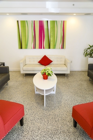 Imagen del bar/restaurante del Hotel Collins. Foto 3