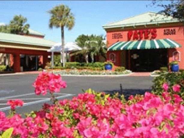 Imagen general del Hotel Collins Naples. Foto 3