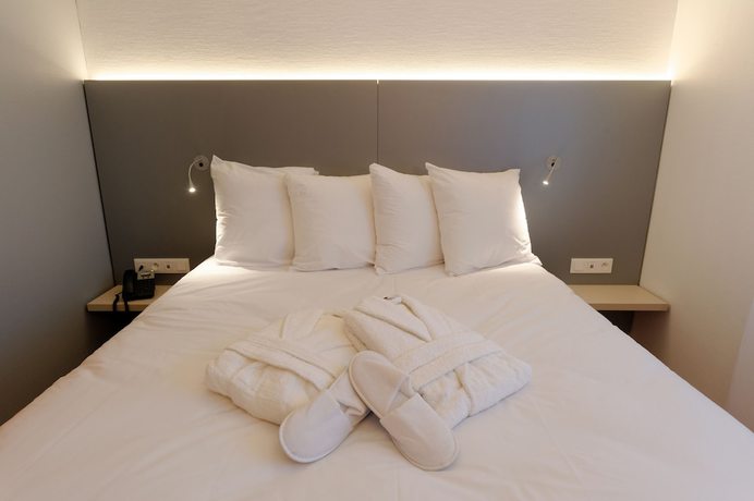 Imagen de la habitación del Hotel Colmar. Foto 7