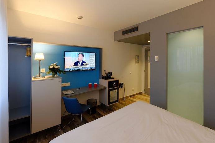 Imagen de la habitación del Hotel Colmar. Foto 10