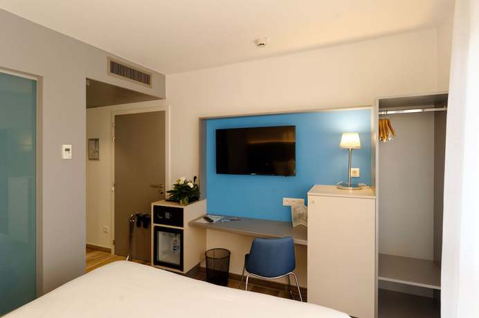 Imagen de la habitación del Hotel Colmar. Foto 14