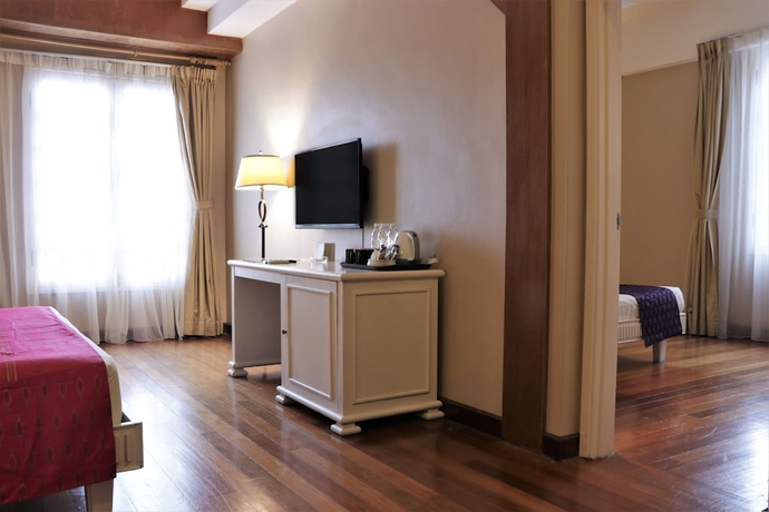 Imagen de la habitación del Hotel Colmar Tropicale. Foto 15