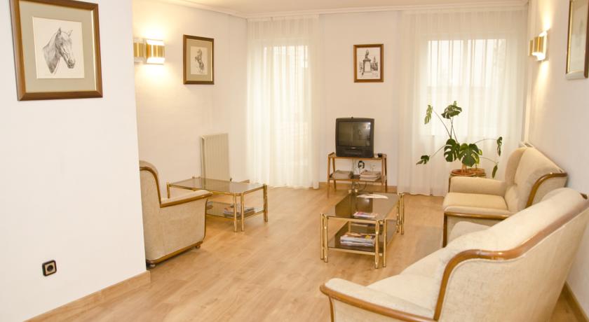 Imagen general del Hotel Colón 27. Foto 6