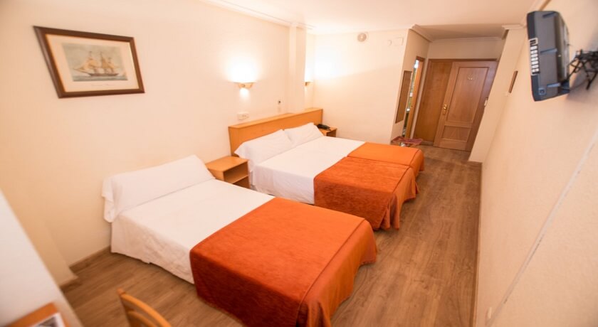 Imagen general del Hotel Colón 27. Foto 12