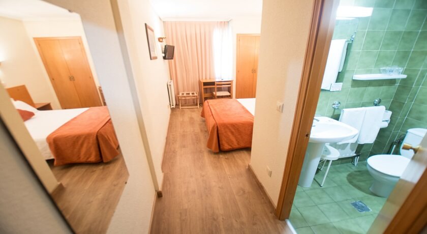 Imagen general del Hotel Colón 27. Foto 14