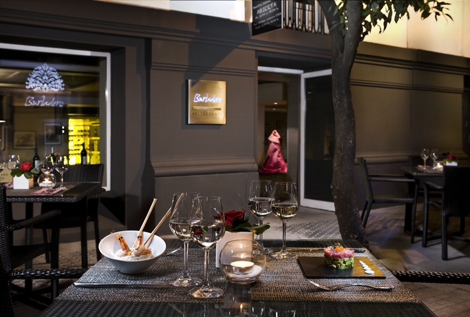 Imagen del bar/restaurante del Hotel Colón Gran Meliá. Foto 8