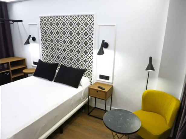 Imagen de la habitación del Hotel Colón Plaza. Foto 10