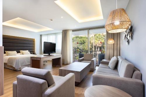 Imagen de la habitación del Hotel Colón Rambla. Foto 3