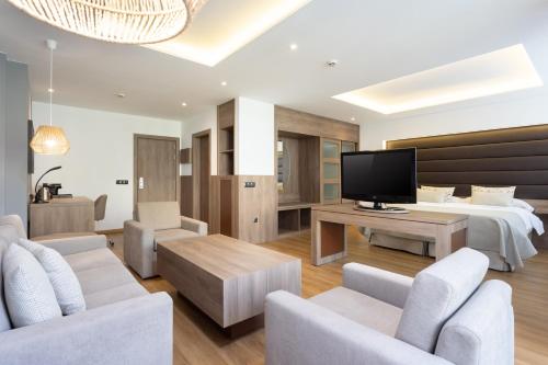 Imagen de la habitación del Hotel Colón Rambla. Foto 6