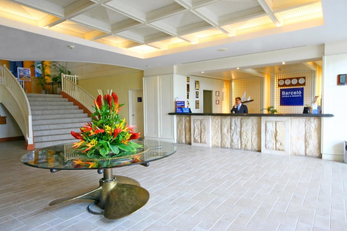 Imagen de los interiores del Hotel Col&oacute;n Salinas. Foto 9