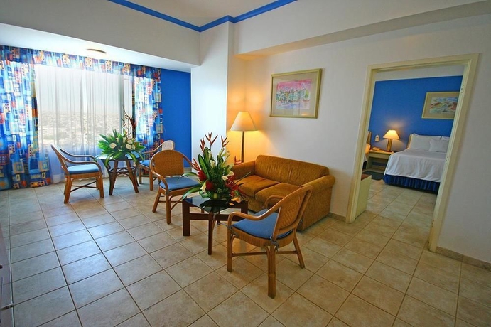 Imagen de la habitación del Hotel Col&oacute;n Salinas. Foto 3