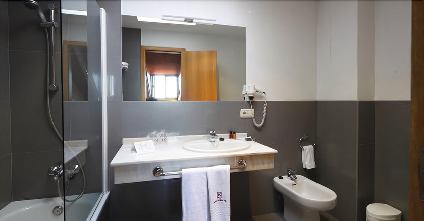 Imagen de la habitación del Hotel Colón Tuy. Foto 7