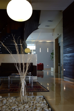 Imagen de los interiores del Hotel Colón Tuy. Foto 17