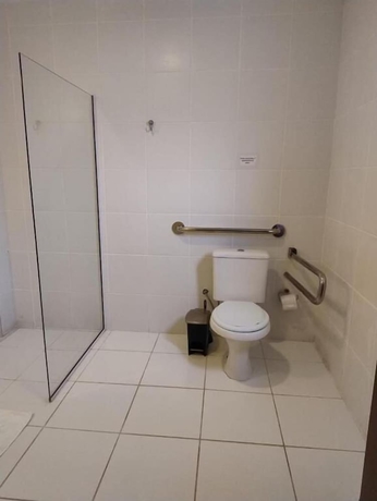 Imagen de la habitación del Hotel Col&ocirc;nia de F&eacute;rias Beleza e Arte. Foto 6