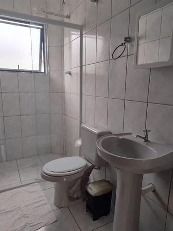 Imagen de la habitación del Hotel Col&ocirc;nia de F&eacute;rias Beleza e Arte. Foto 7