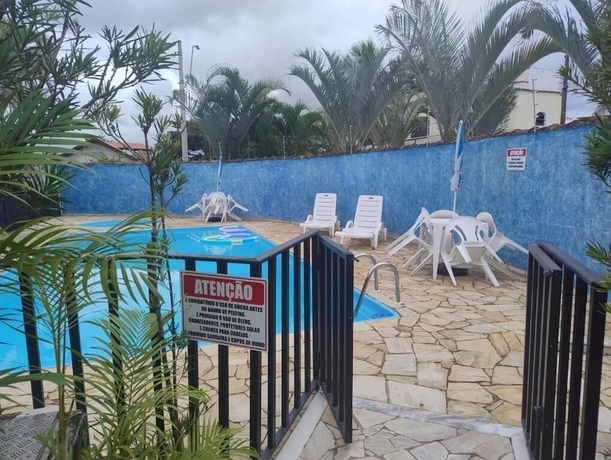 Imagen de la piscina del Hotel Col&ocirc;nia de F&eacute;rias Beleza e Arte. Foto 11