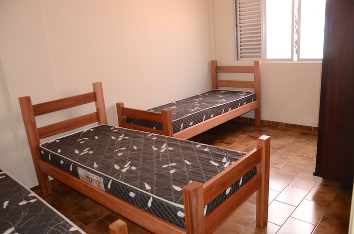 Imagen de la habitación del Hotel Col&ocirc;nia de F&eacute;rias Praia Grande. Foto 9