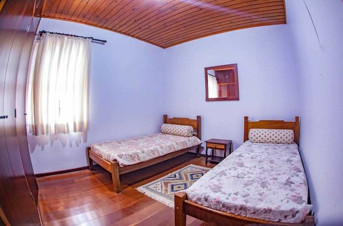 Imagen de la habitación del Hotel Col&ocirc;nia de F&eacute;rias SAA. Foto 18