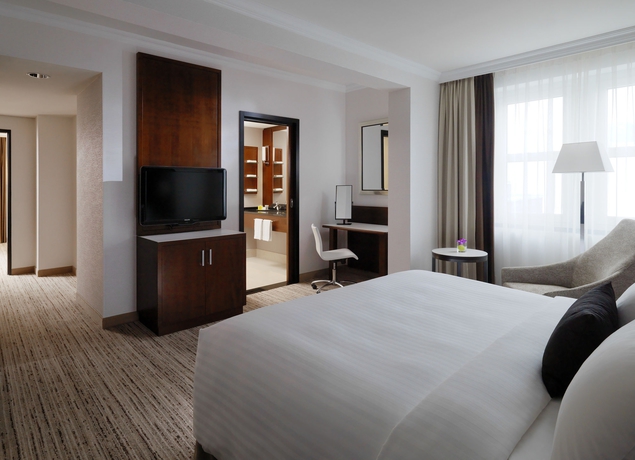 Imagen de la habitación del Hotel Cologne Marriott. Foto 4