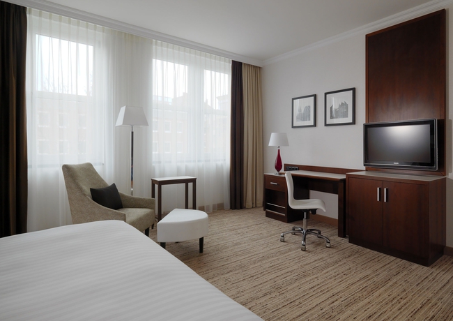 Imagen de la habitación del Hotel Cologne Marriott. Foto 8