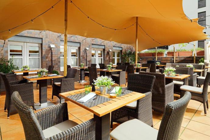 Imagen de los exteriores del Hotel Cologne Marriott. Foto 15