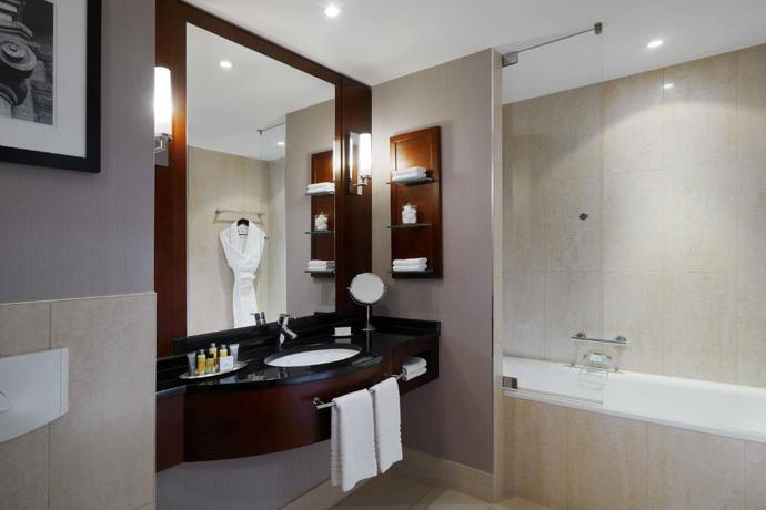 Imagen de la habitación del Hotel Cologne Marriott. Foto 14