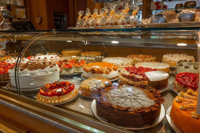 Imagen del bar/restaurante del Hotel Colombi. Foto 3