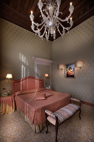 Imagen de la habitación del Hotel Colombina. Foto 7