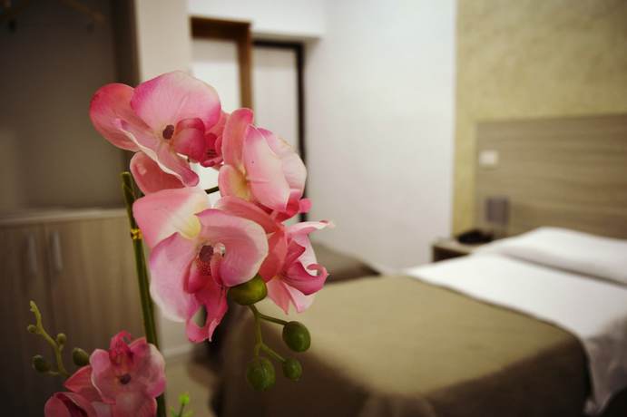 Imagen de la habitación del Hotel Colombo, N&aacute;poles. Foto 6