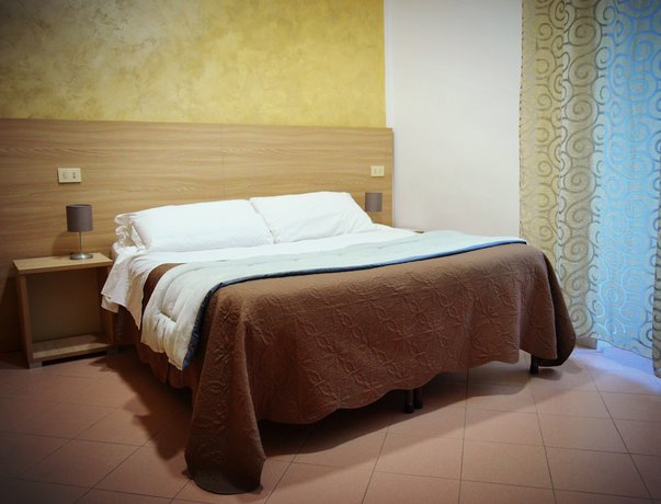 Imagen de la habitación del Hotel Colombo, N&aacute;poles. Foto 9