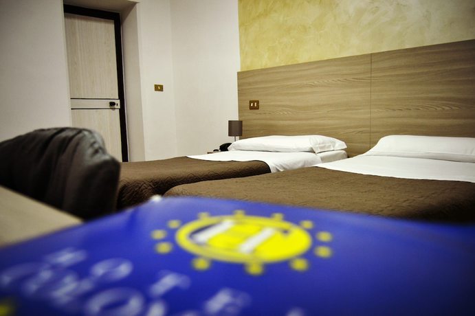 Imagen de la habitación del Hotel Colombo, N&aacute;poles. Foto 11