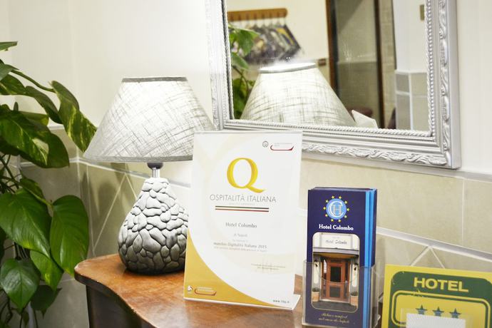 Imagen de los interiores del Hotel Colombo, N&aacute;poles. Foto 12