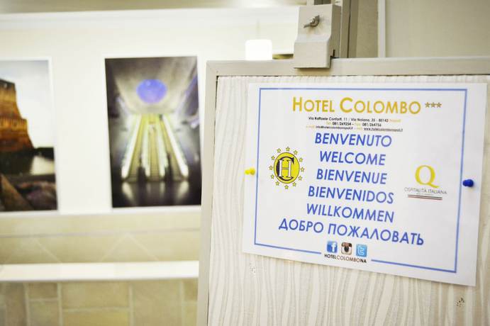 Imagen de los interiores del Hotel Colombo, N&aacute;poles. Foto 15